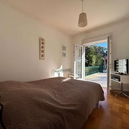 Grande A Pour 10 Pers. Avec Terrasse Et Jardin - Fr-1-494-212 *