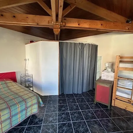 Grande A Pour 10 Pers. Avec Terrasse Et Jardin - Fr-1-494-212 * Royan