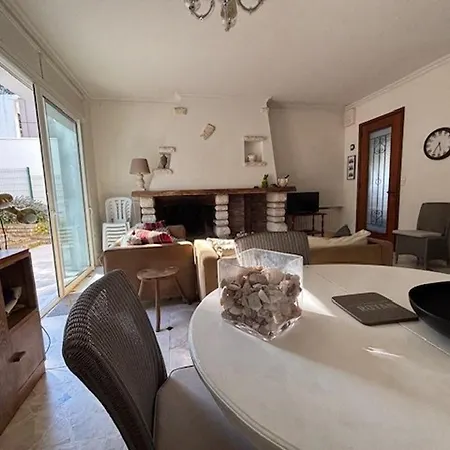 Grande A Pour 10 Pers. Avec Terrasse Et Jardin - Fr-1-494-212 Holiday home *