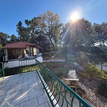 Ferienhaus Grande A Pour 10 Pers. Avec Terrasse Et Jardin - Fr-1-494-212 Royan