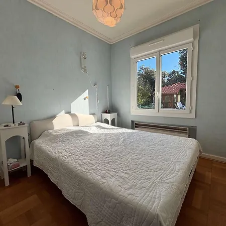 Grande A Pour 10 Pers. Avec Terrasse Et Jardin - Fr-1-494-212 Royan